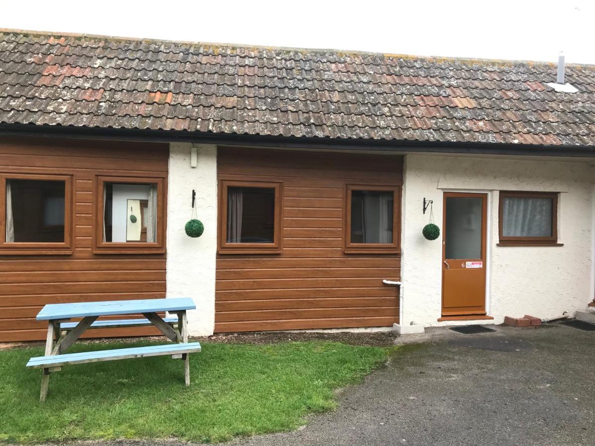 Court Farm Holiday Bungalows Ltd Watchet Exteriör bild
