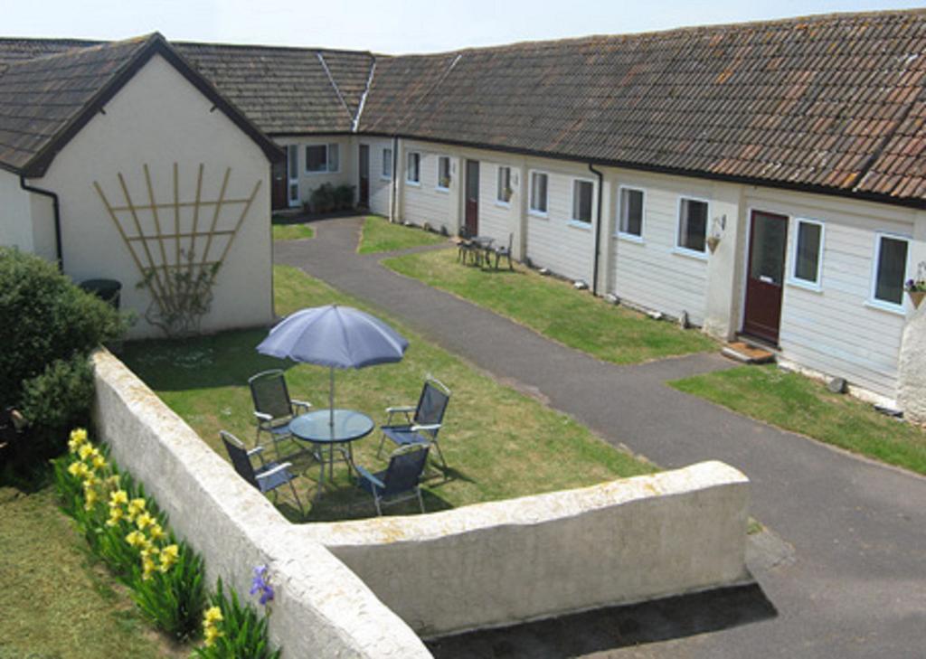 Court Farm Holiday Bungalows Ltd Watchet Exteriör bild