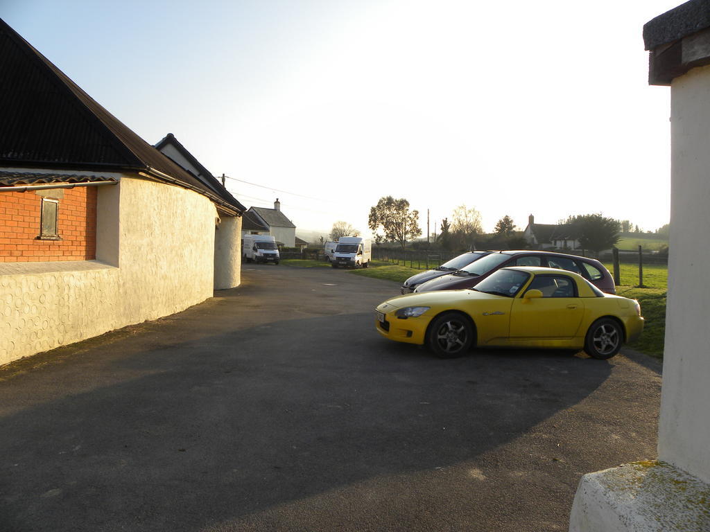 Court Farm Holiday Bungalows Ltd Watchet Exteriör bild